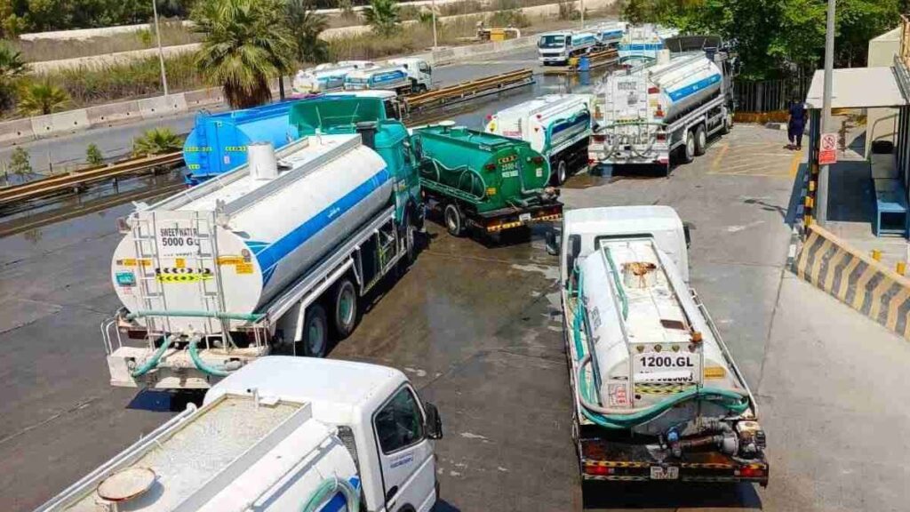 swimming pool water tanker